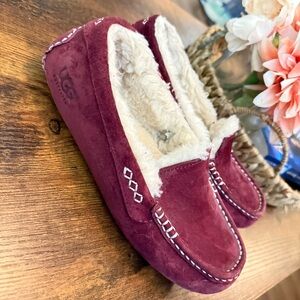 UGG Ansley Moccasin Slippers Women's 7 Wine Red Suede Sheepskin